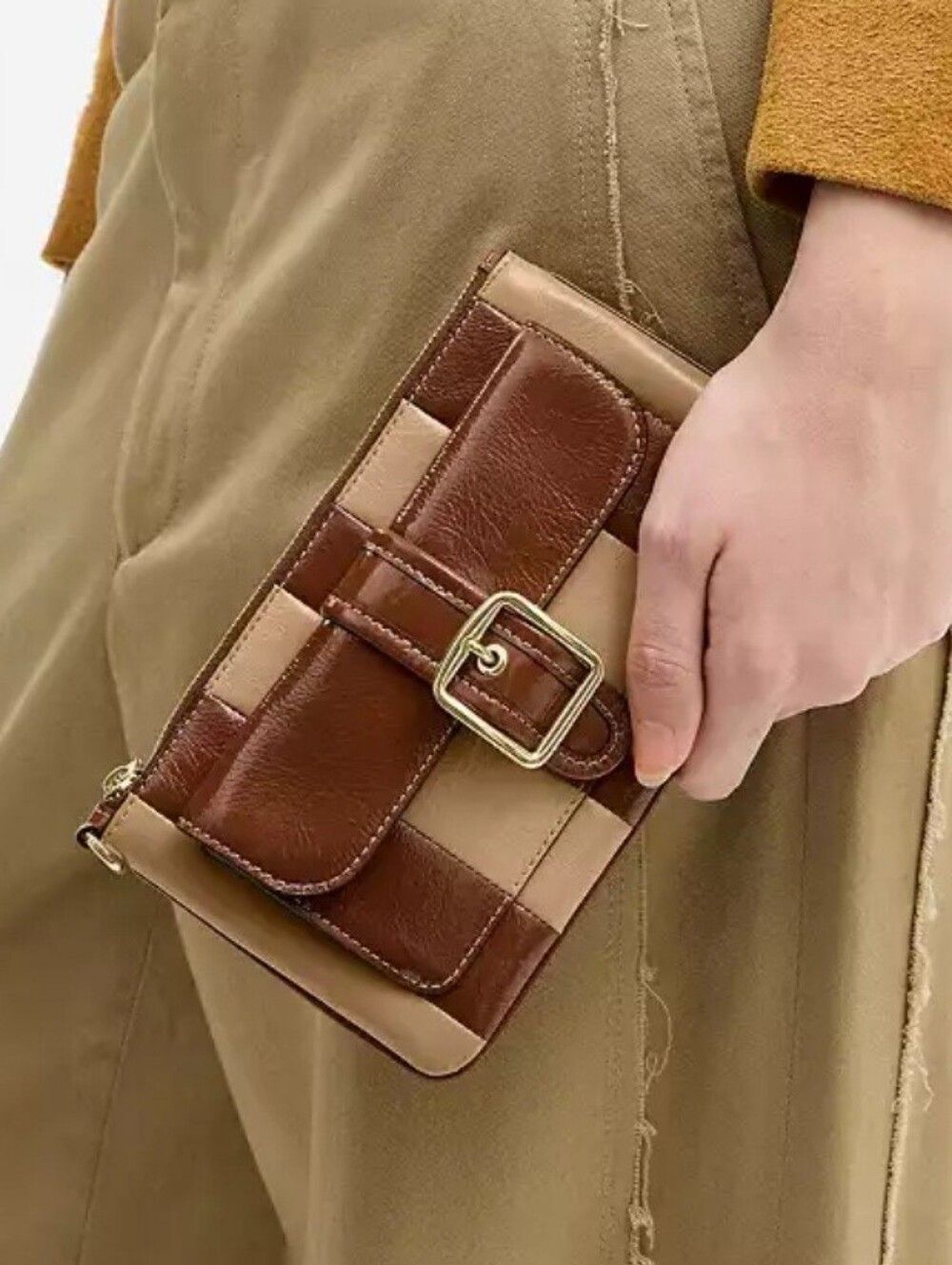 COACH Large Buckle Front Leather Wristlet In Redwood Multi, Gold Hardware, NEW! - Picture 3 of 9